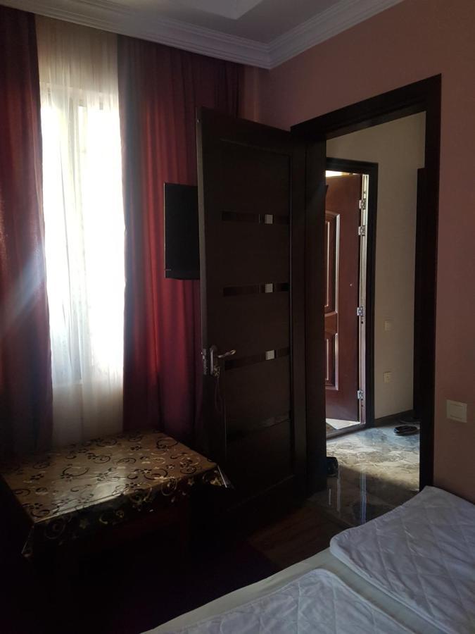 Guest House 2 Floor Батуми Экстерьер фото