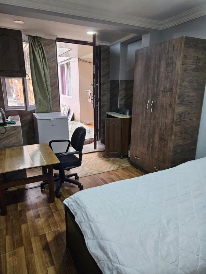 Guest House 2 Floor Батуми Экстерьер фото