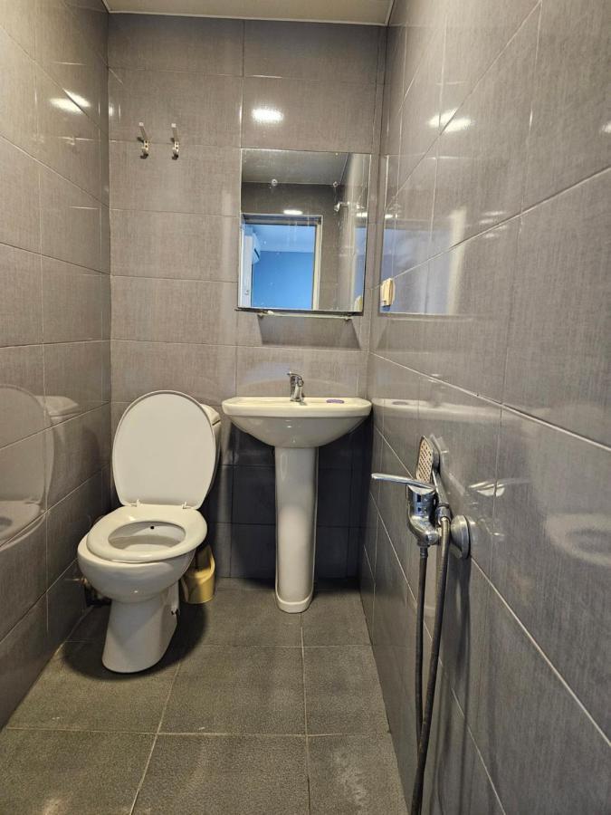Guest House 2 Floor Батуми Экстерьер фото