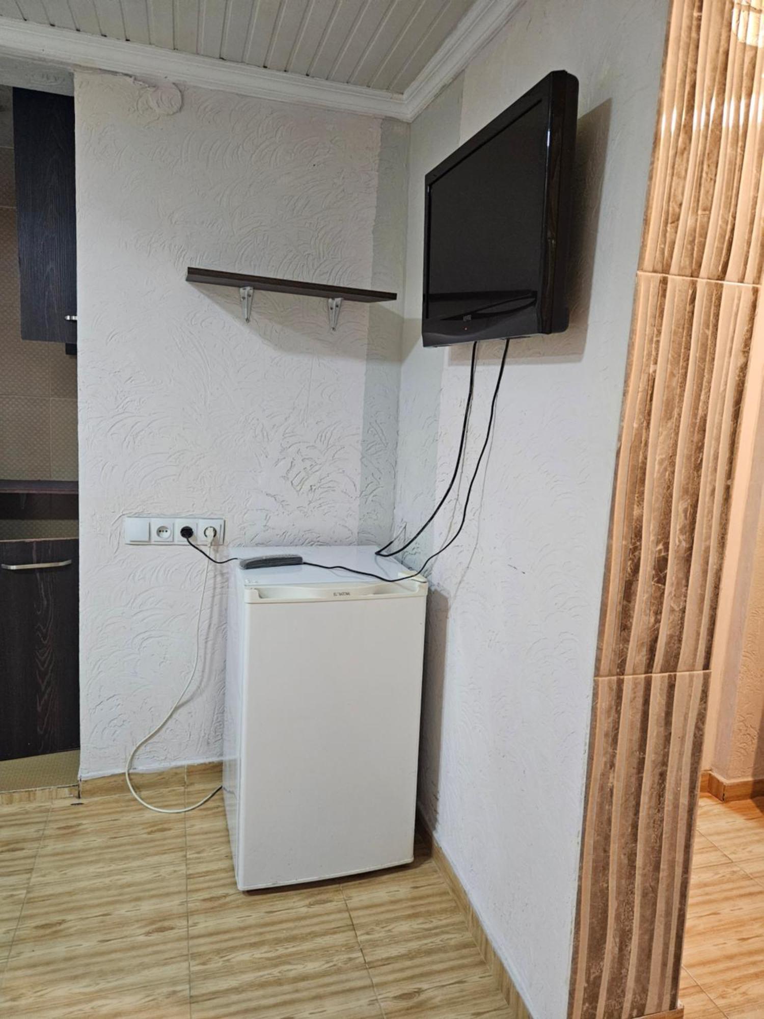 Guest House 2 Floor Батуми Экстерьер фото